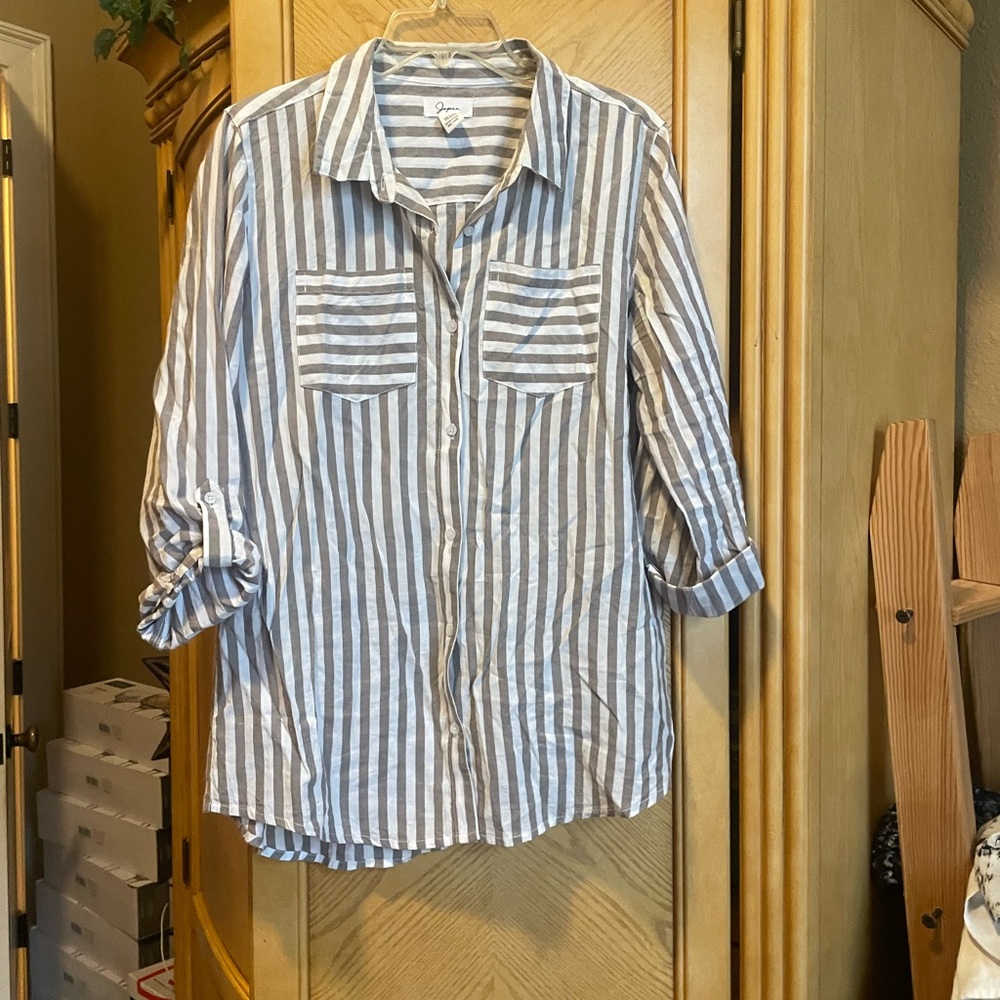 Japna Gray and White Striped Button Down Shirt size large
